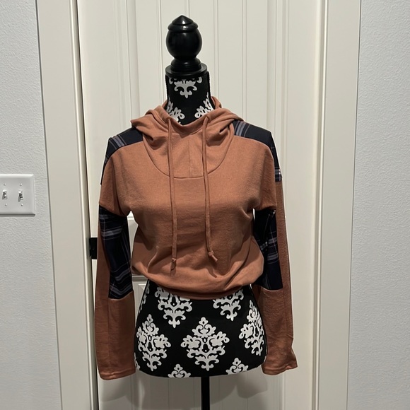 Versiona crop Hoodie💕 - Picture 1 of 4